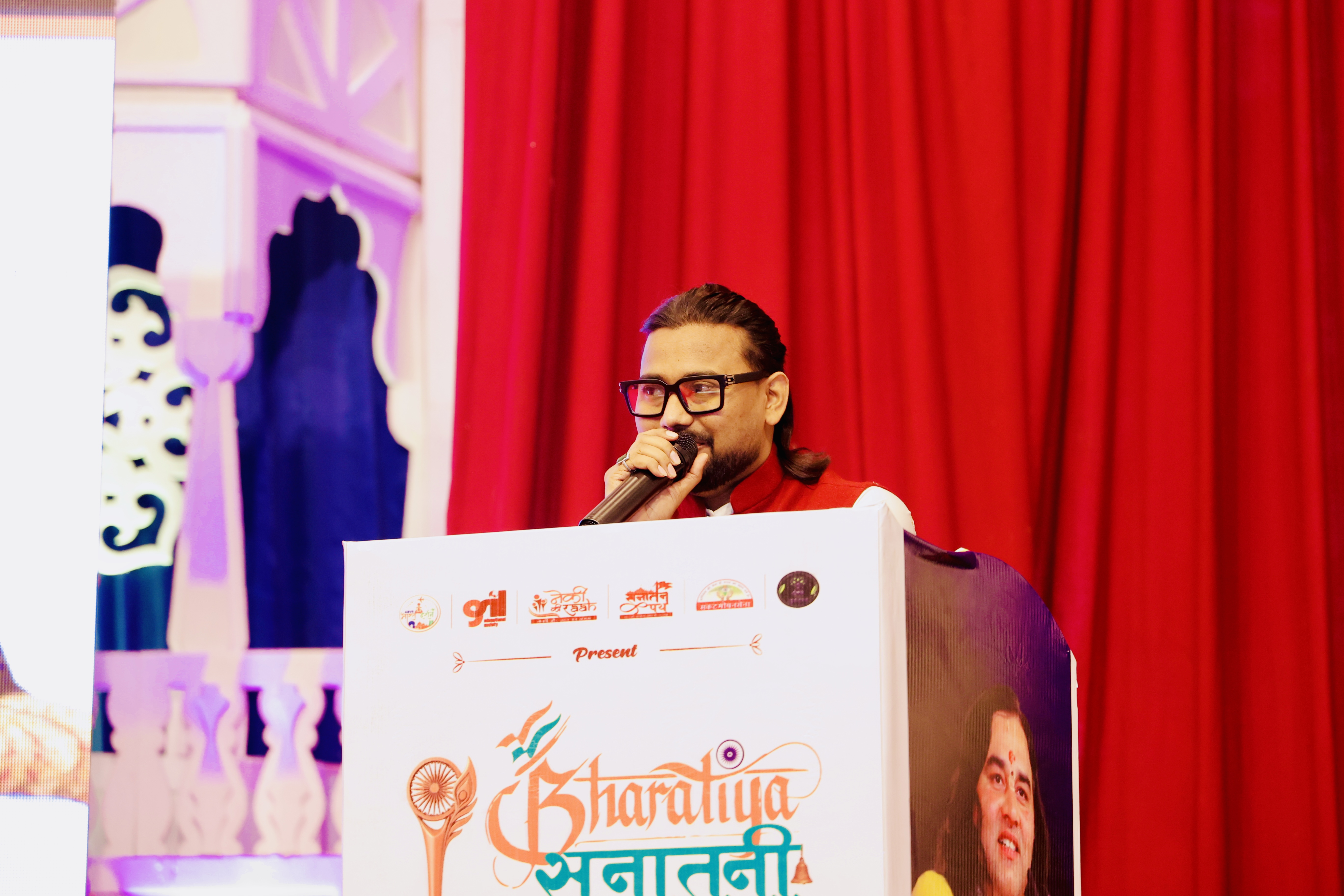 Anchor RJ Anand
